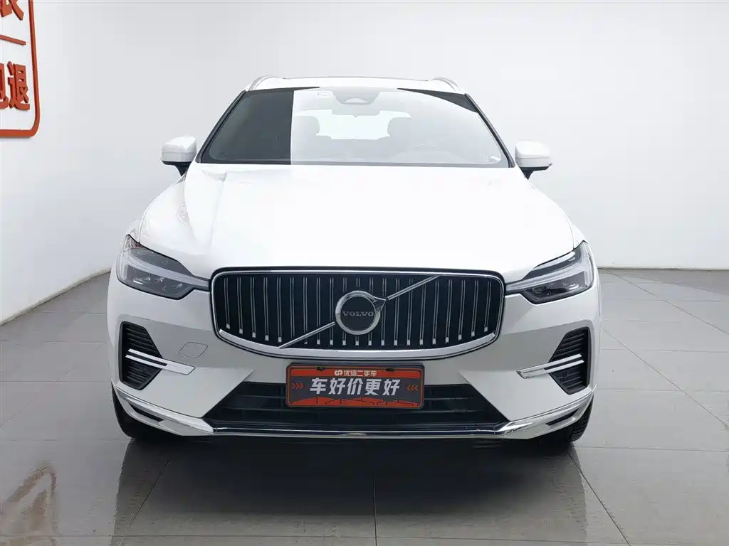 Volvo XC60 2023 — фото 3