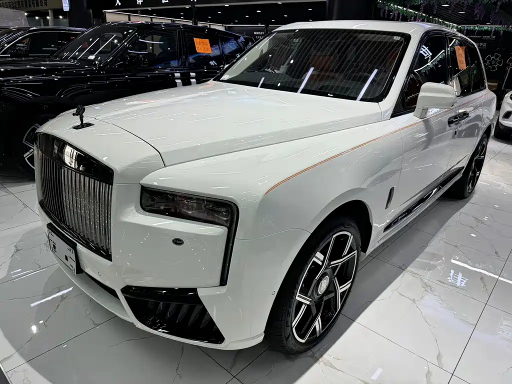 Rolls-Royce Cullinan — фото 1