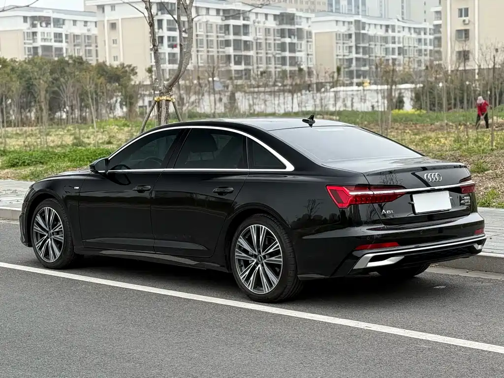 Audi A6L 2024 — фото 14