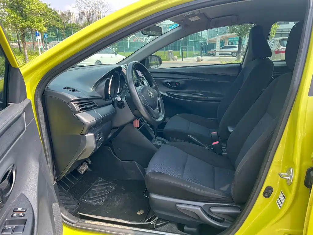 Toyota Yaris L 2016 — фото 11