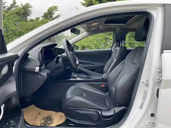 Hyundai Elantra 2021