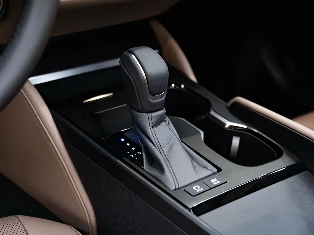 Lexus ES 2025 — фото 15