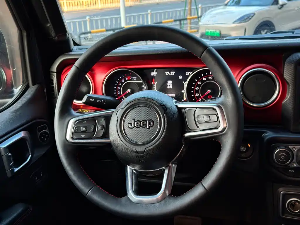 Jeep Wrangler 2020 — фото 16