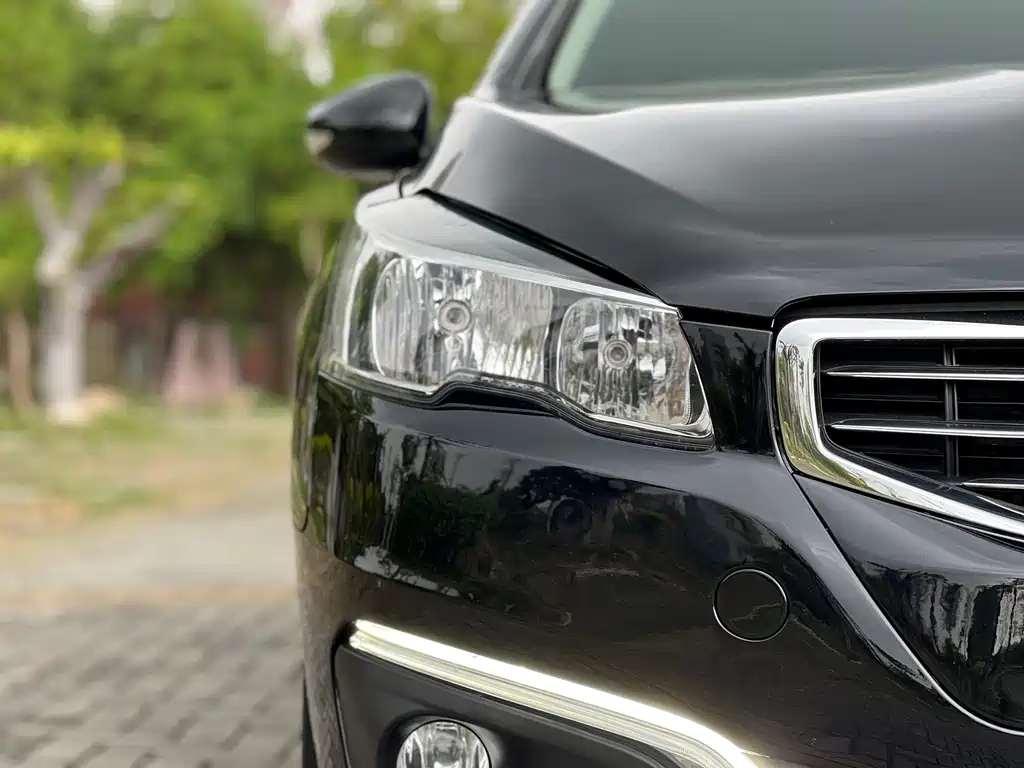 Peugeot 508 2015 — фото 15
