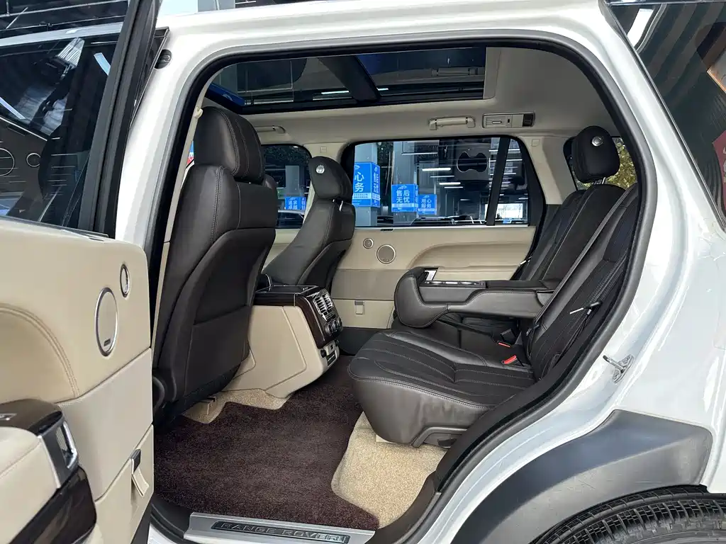 Land Rover Range Rover 2018 — фото 11