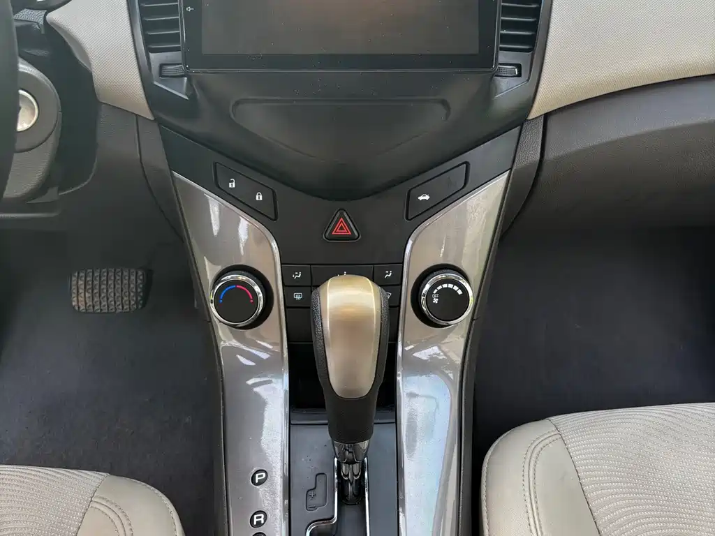 Chevrolet Cruze 2015 — фото 11