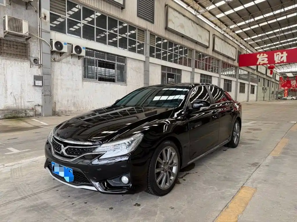 Toyota Reiz 2015 — фото 1