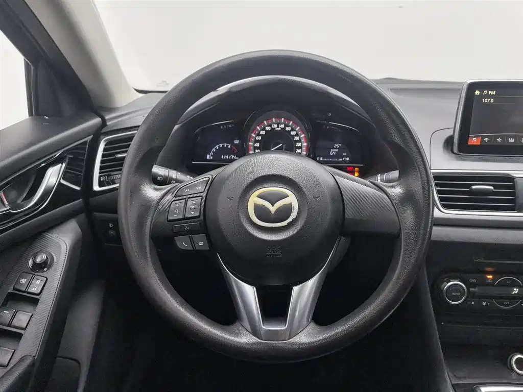 Mazda 3 Axela 2015 — фото 11