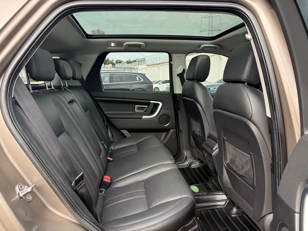 Land Rover Discovery Sport 2017 — фото 13