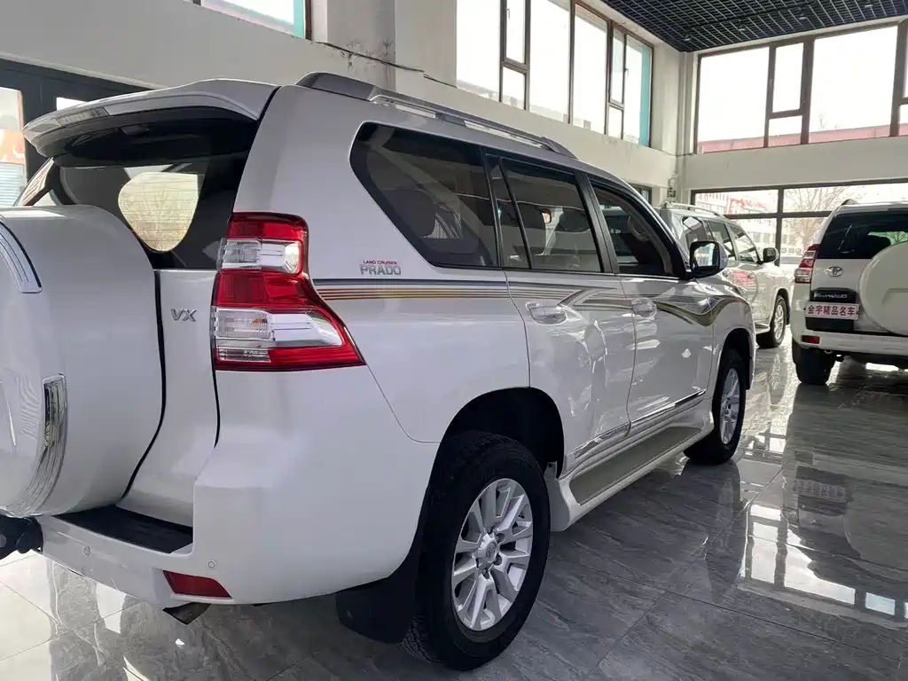 Toyota Prado 2018 — фото 3