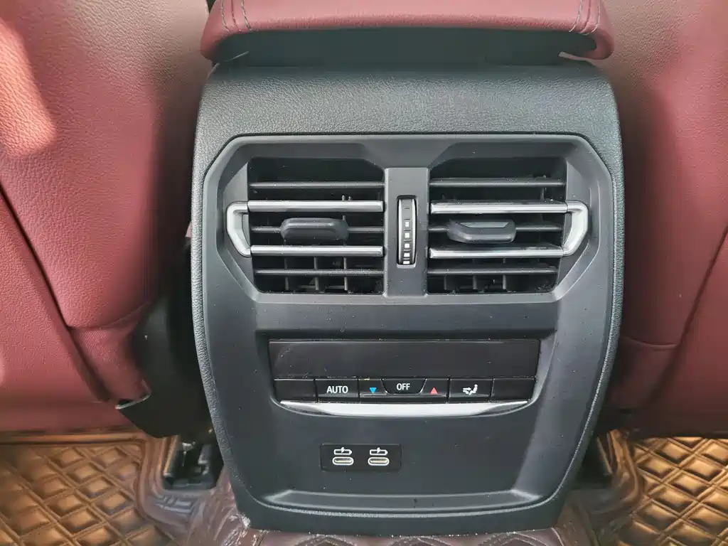 BMW 3 Series 2023 — фото 13