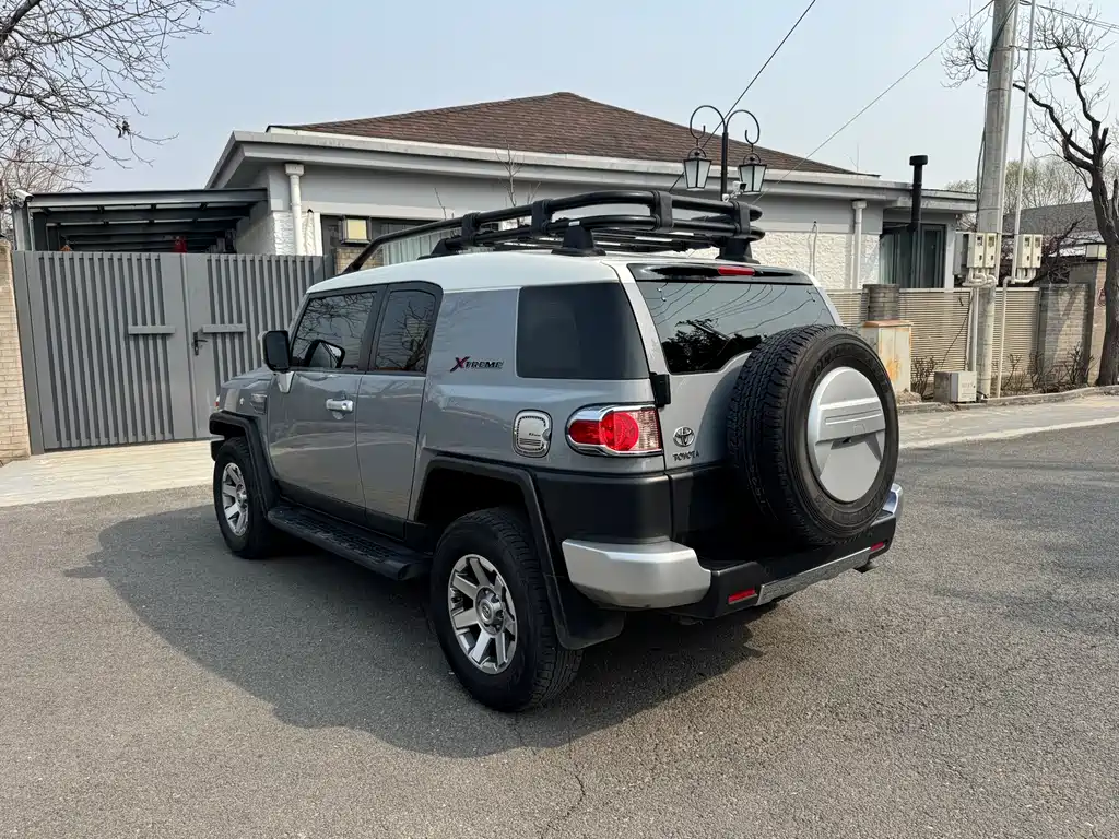 Toyota FJ Cruiser 2019 — фото 14