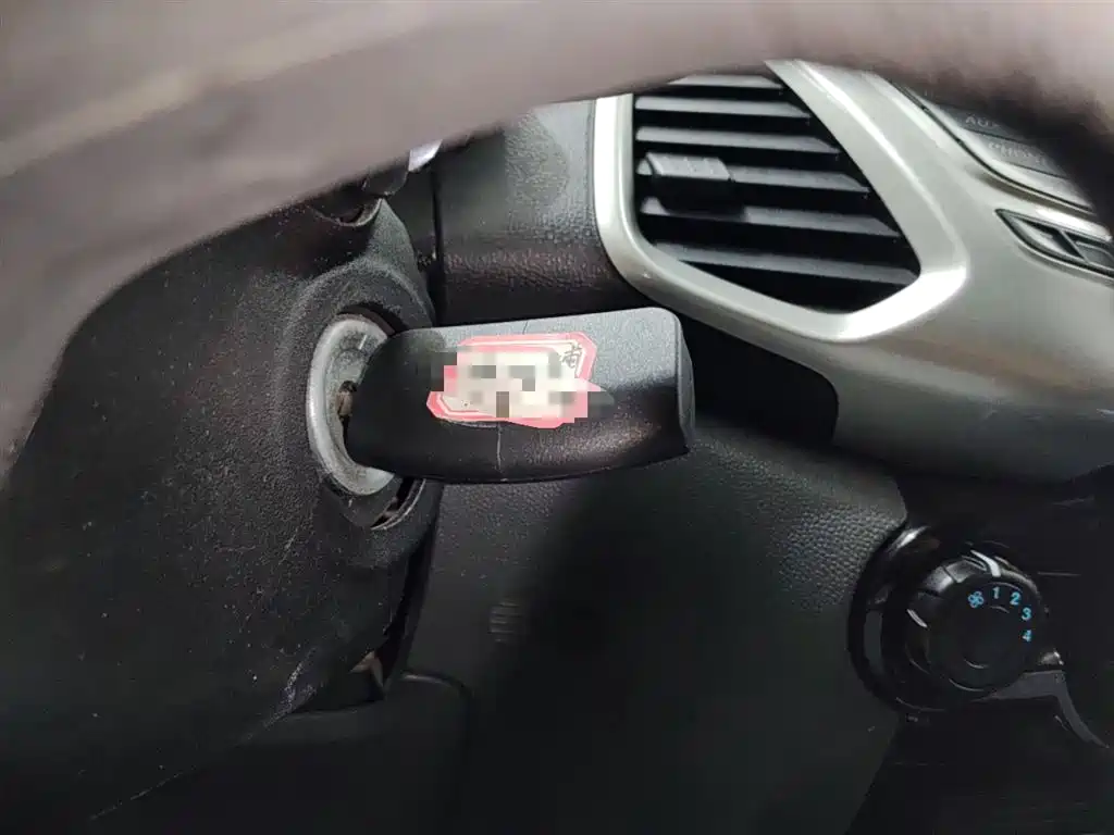 Ford Ecosport 2015 — фото 17