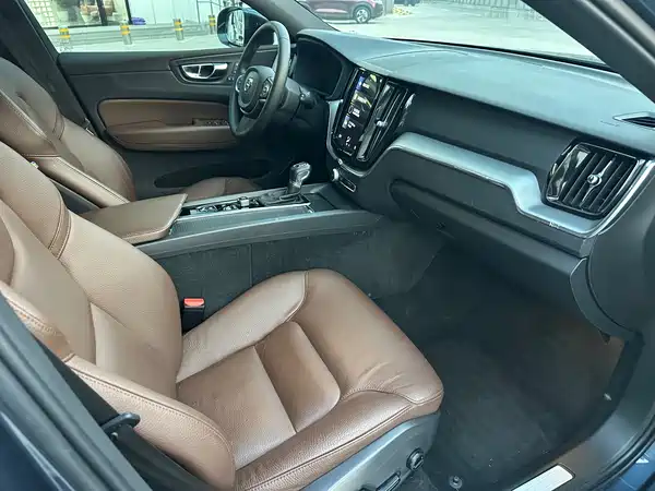 Volvo XC60 2021