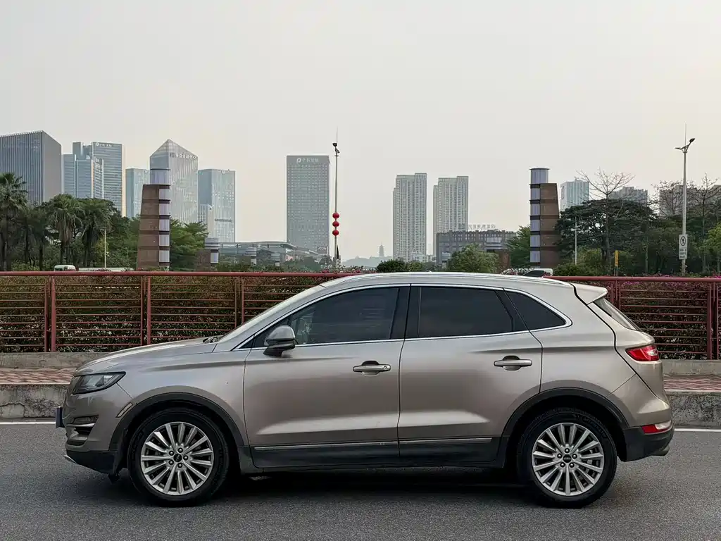 Lincoln MKC 2019 — фото 3