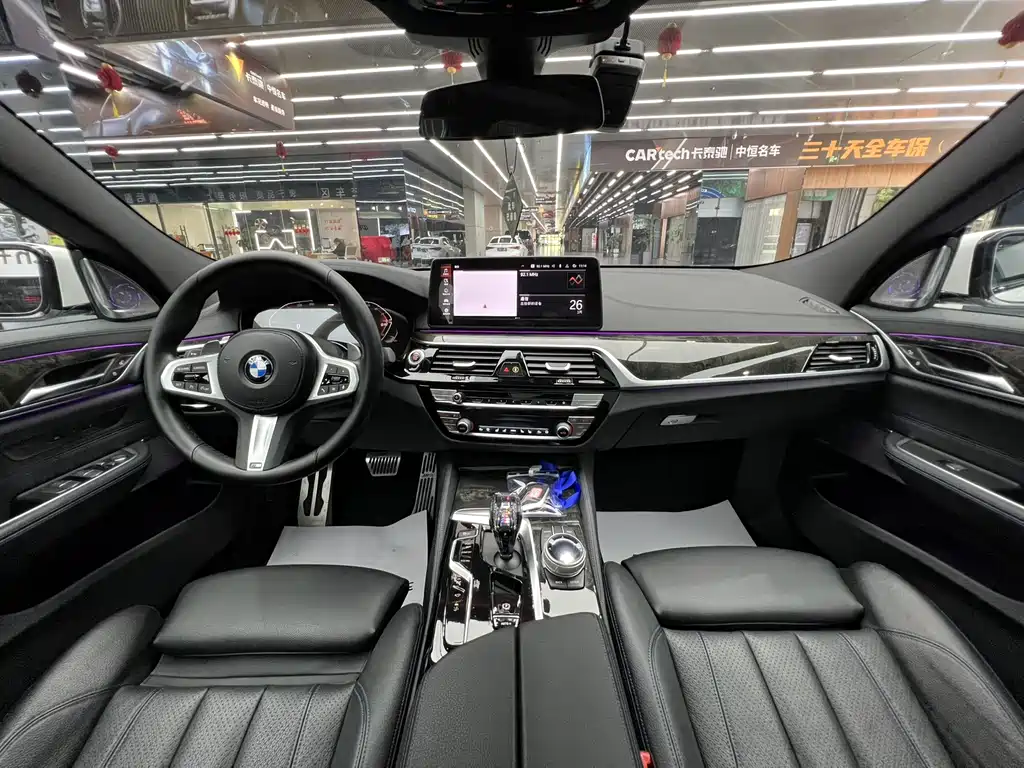 BMW 6 Series GT 2023 — фото 10