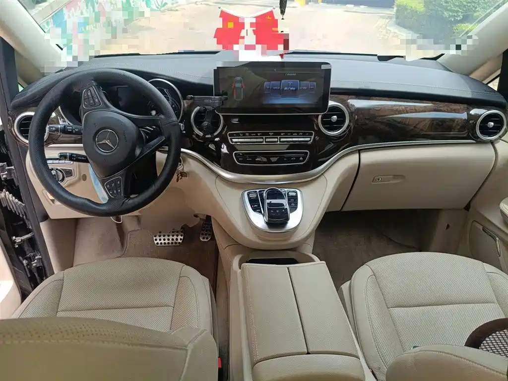 Mercedes-Benz V-Class 2016 — фото 10