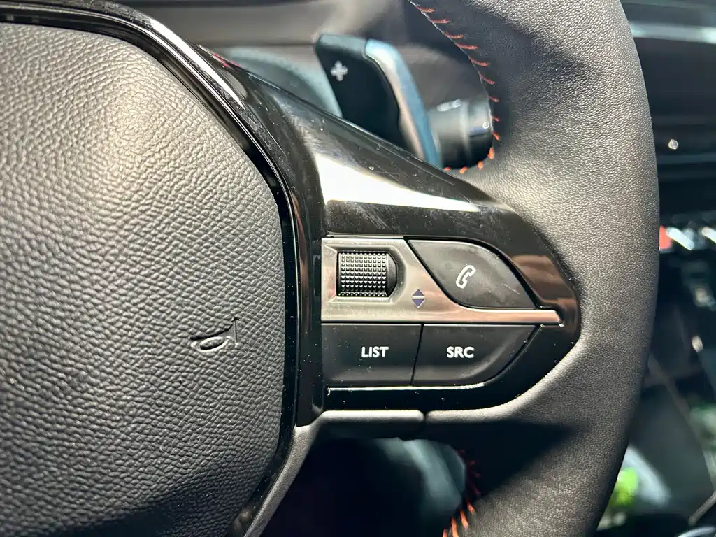 Peugeot 2008 2024 — фото 12