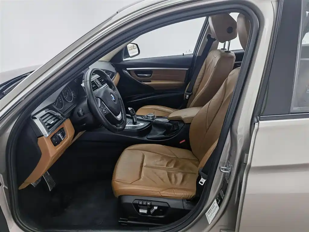 BMW 3 Series 2016 — фото 10