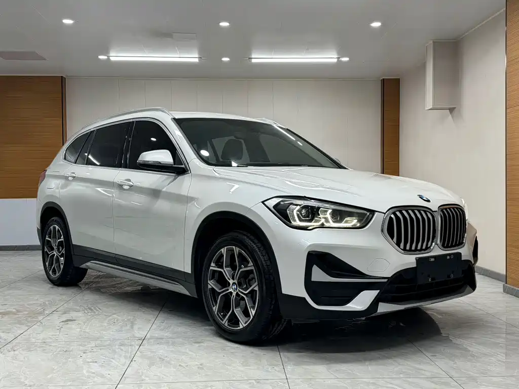 BMW X1 2022 — фото 3