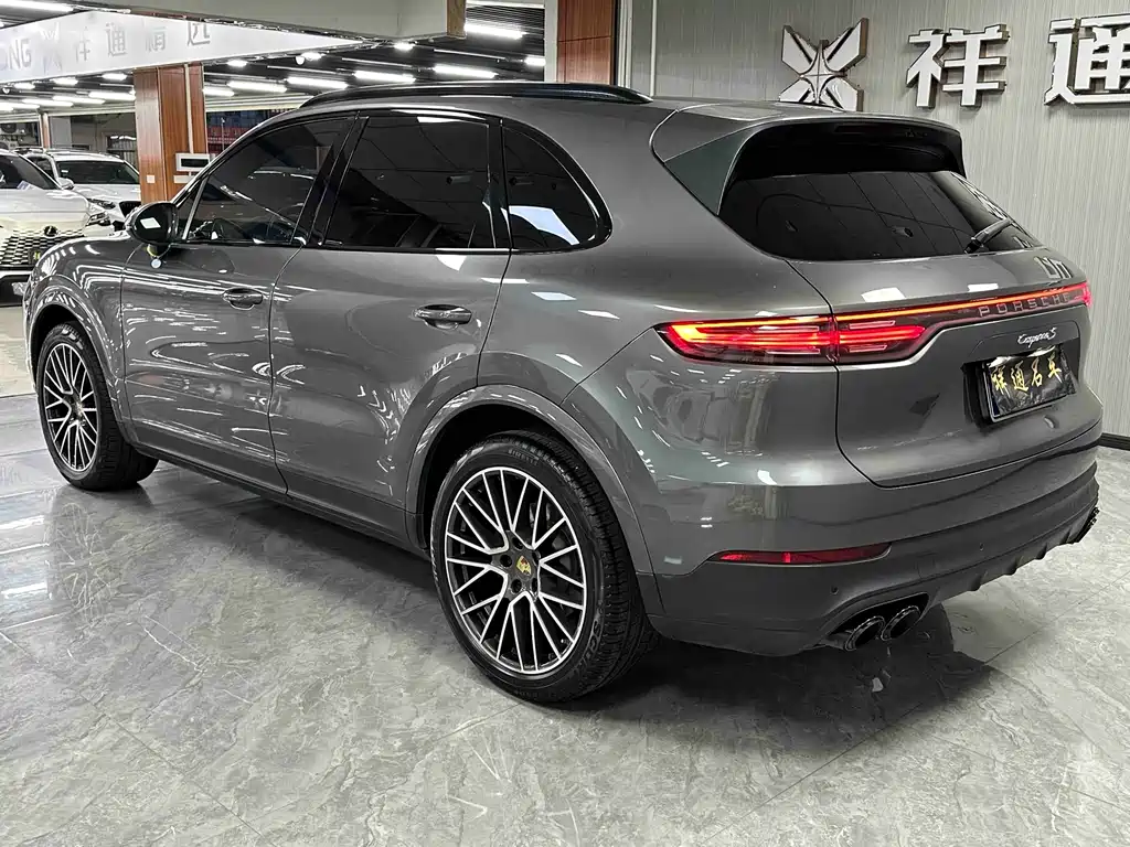 Porsche Cayenne 2019 — фото 10