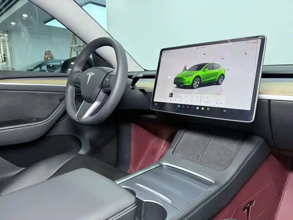 Tesla Model Y 2023 — фото 10