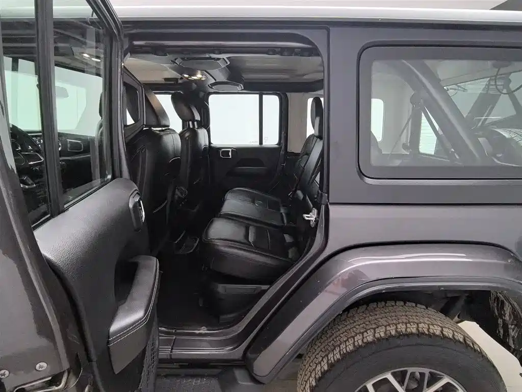 Jeep Wrangler PHEV 2021 — фото 15