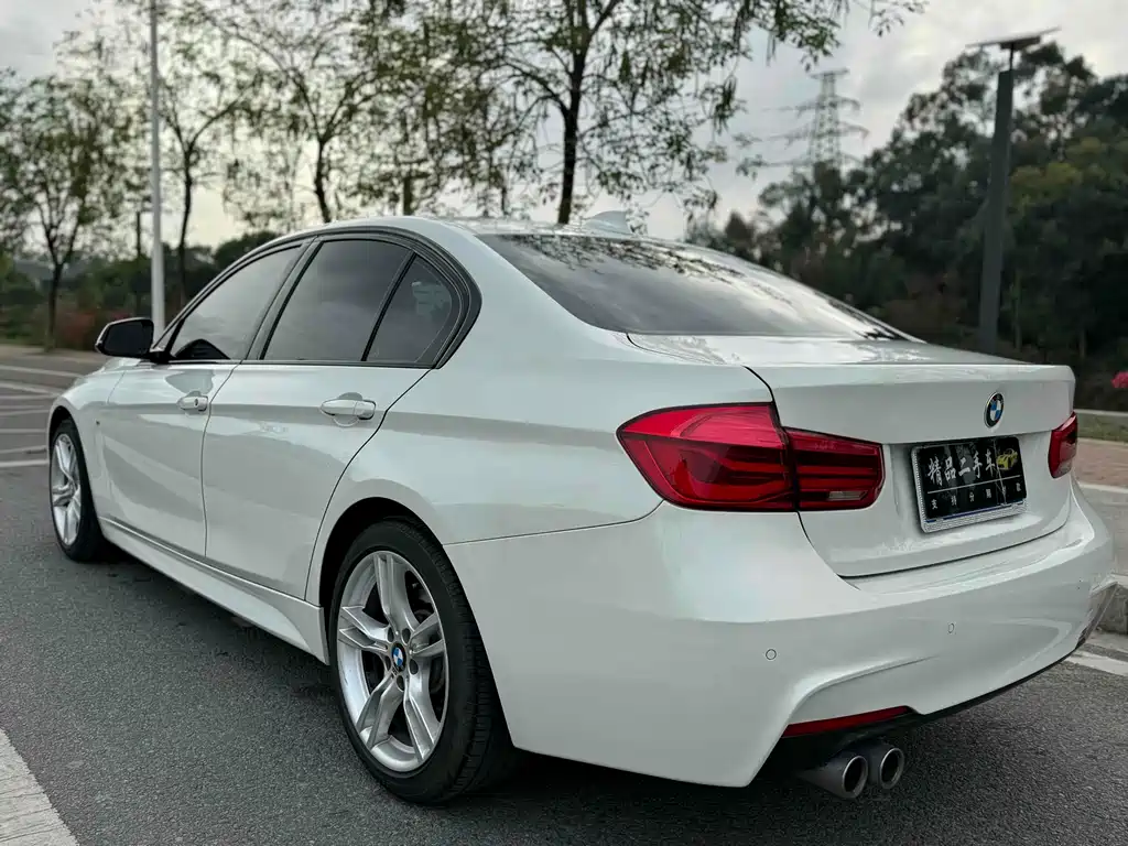 BMW 3 Series 2017 — фото 20