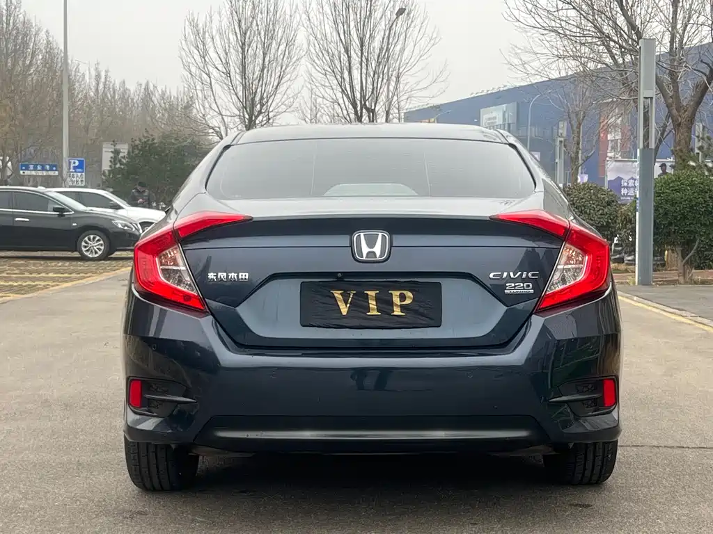 Honda Civic 2017 — фото 11