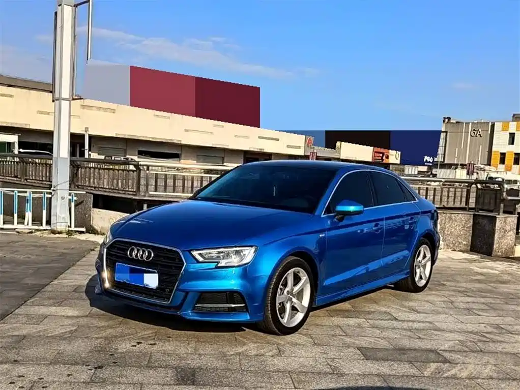 Audi A3 2018 — фото 1