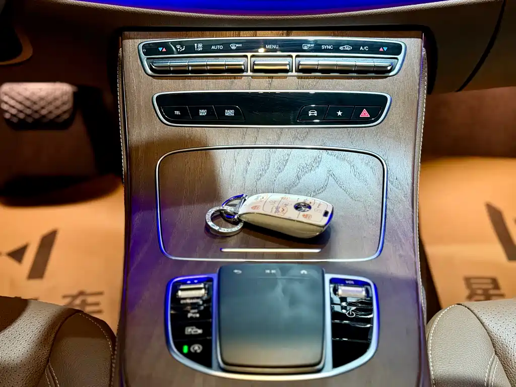 Mercedes-Benz E-Class 2022 — фото 6