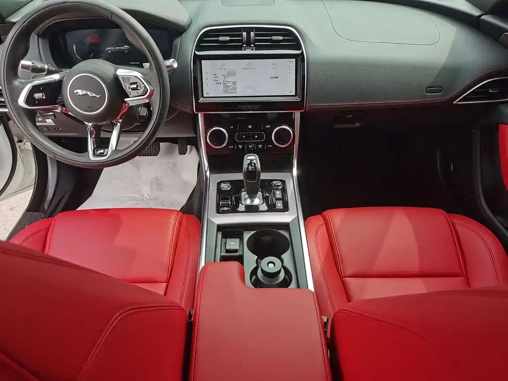 Jaguar XEL 2022 — фото 10