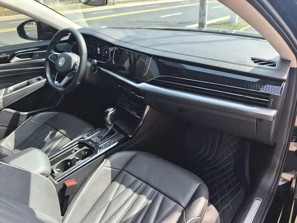 Volkswagen Passat New Energy 2022 — фото 17