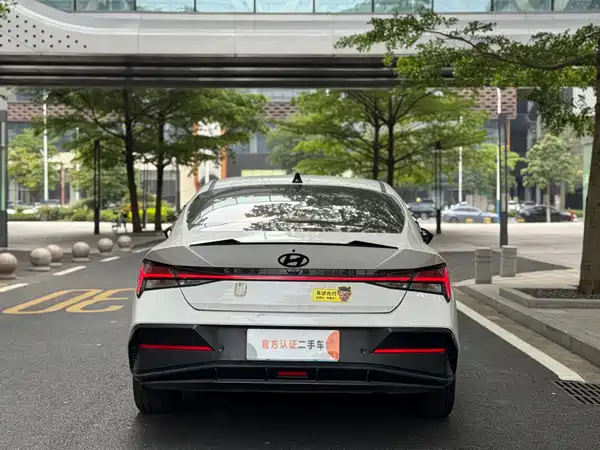 Hyundai Elantra 2023