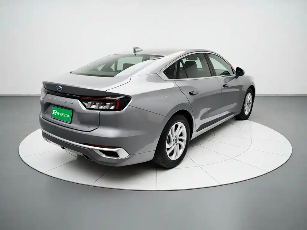 Ford Mondeo 2025 — фото 6