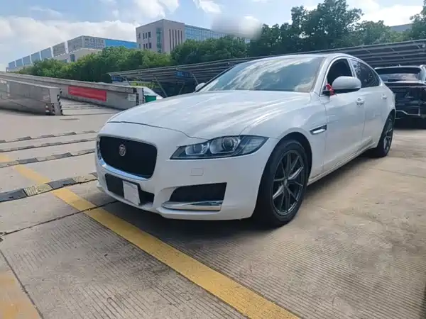 Jaguar XFL 2020