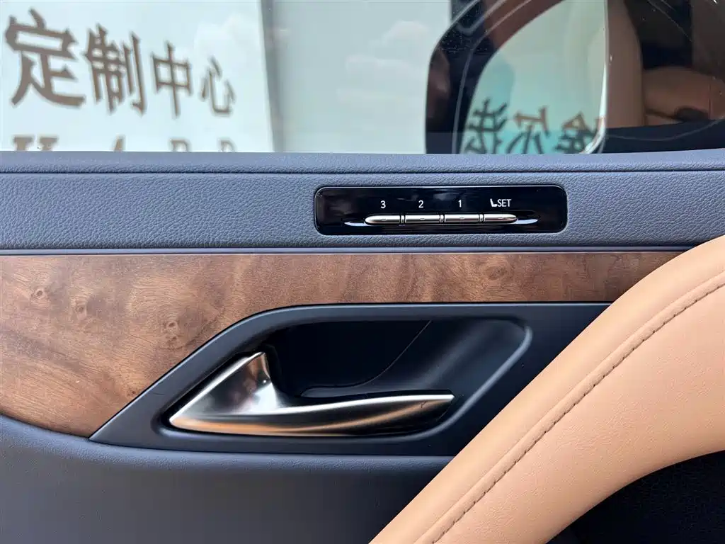 Lexus LX 2025 — фото 19