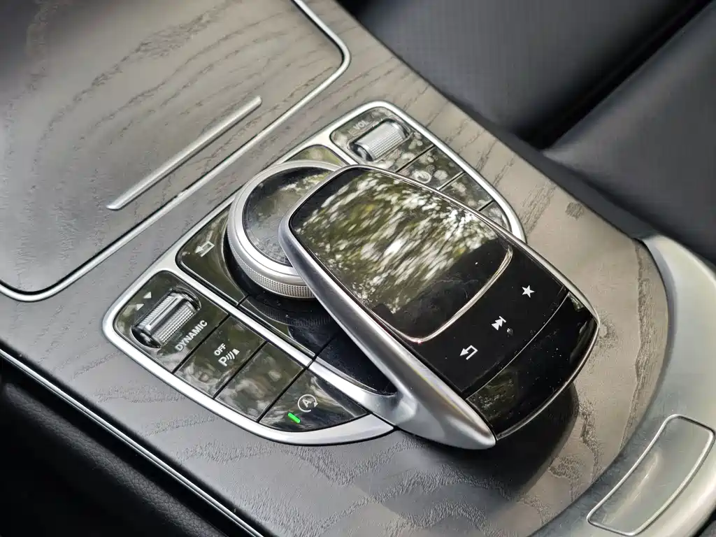 Mercedes-Benz C-Class 2018 — фото 9