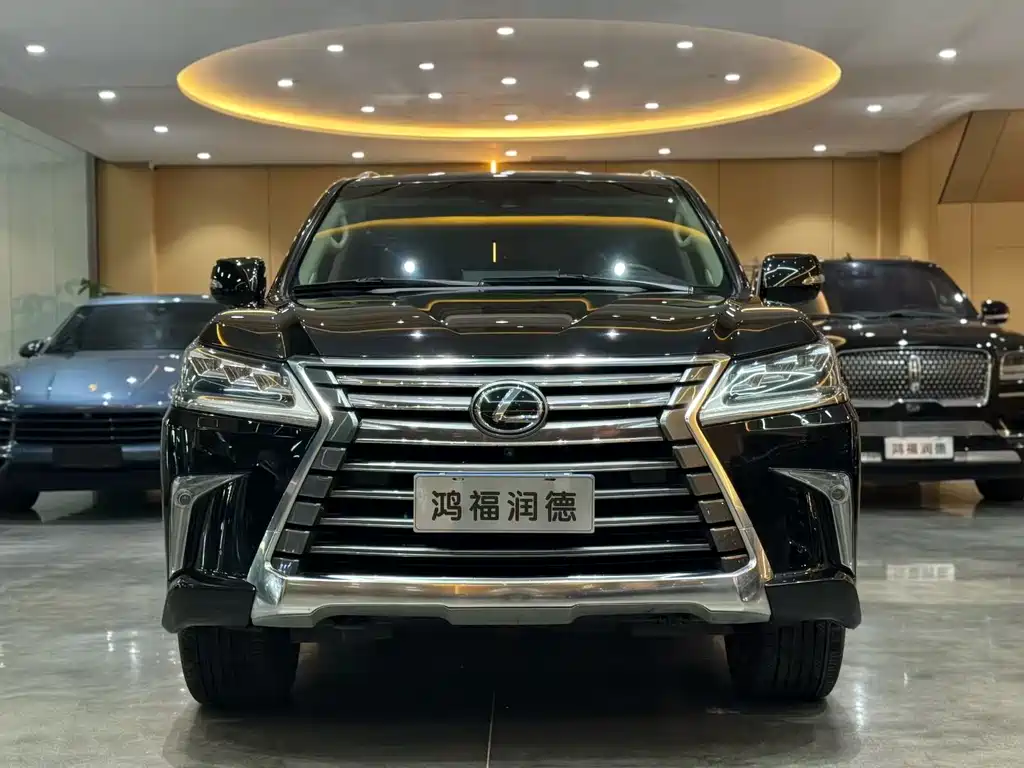 Lexus LX 2017 — фото 1