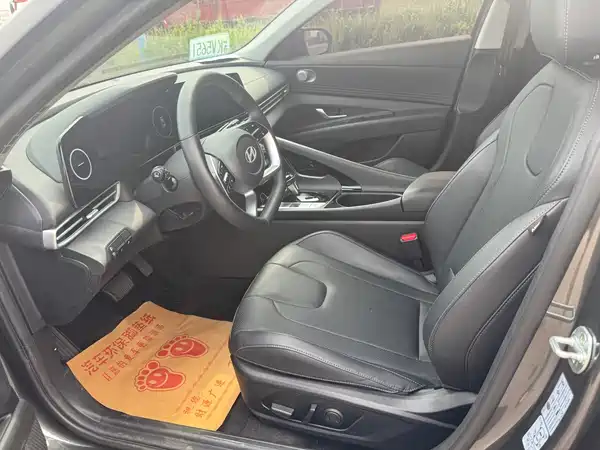 Hyundai Elantra 2023