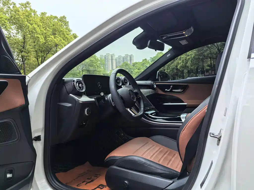 Mercedes-Benz C-Class 2023 — фото 5
