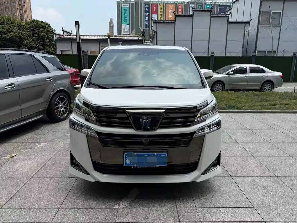 Toyota Vellfire 2023