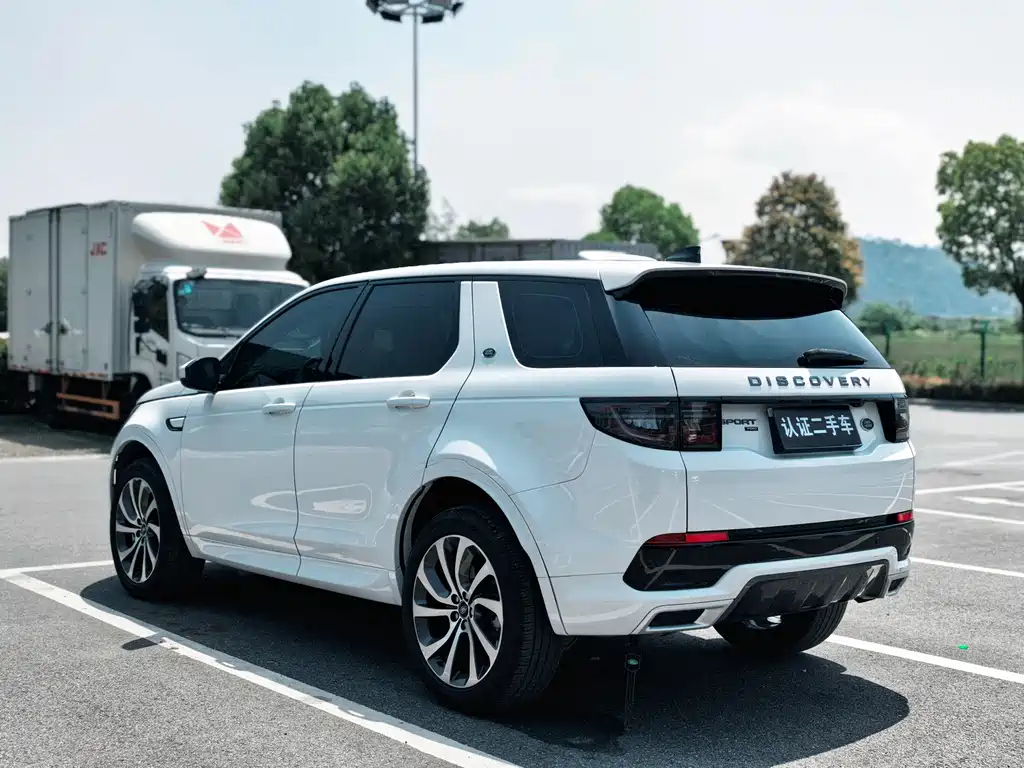 Land Rover Discovery Sport 2023 — фото 6