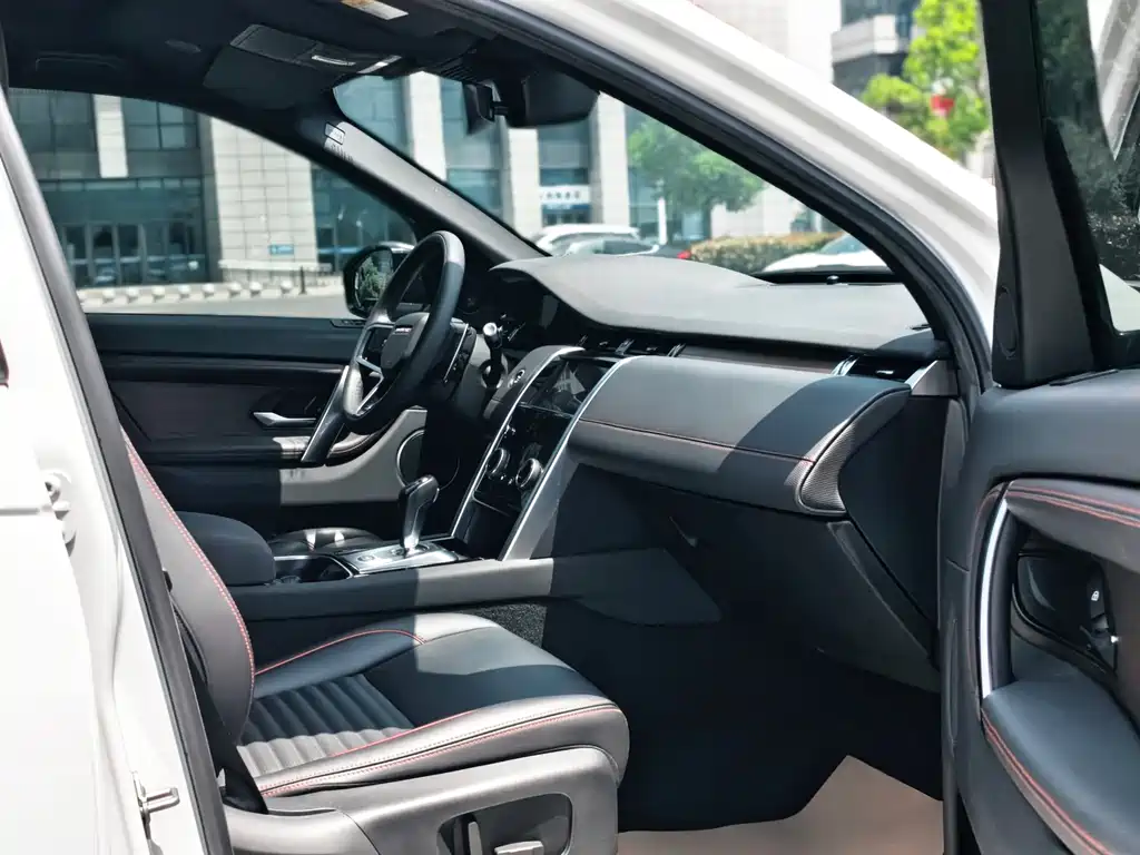 Land Rover Discovery Sport 2023 — фото 13