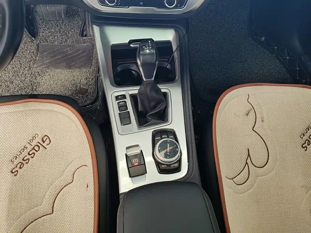 BMW 1 Series 2018 — фото 14