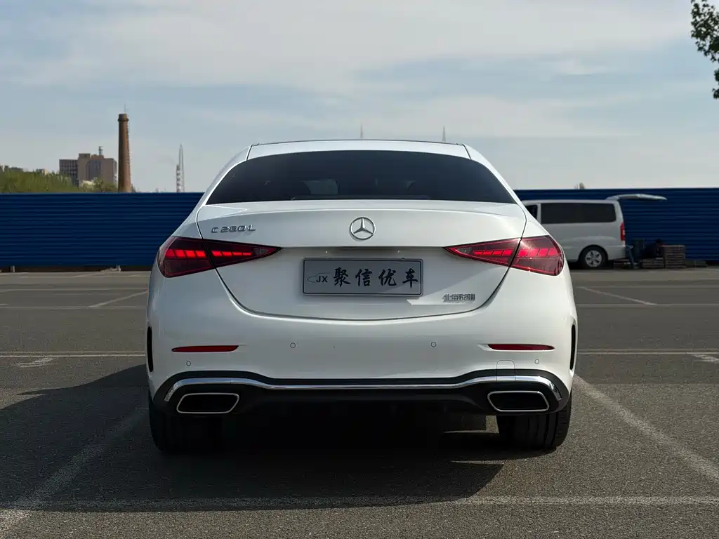 Mercedes-Benz C-Class 2025 — фото 18