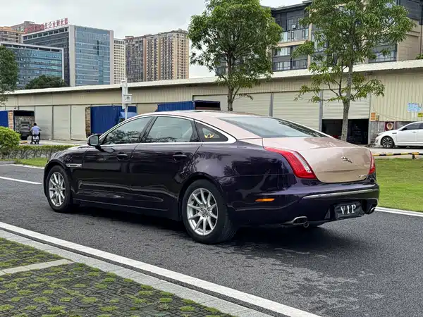Jaguar XJ 2012