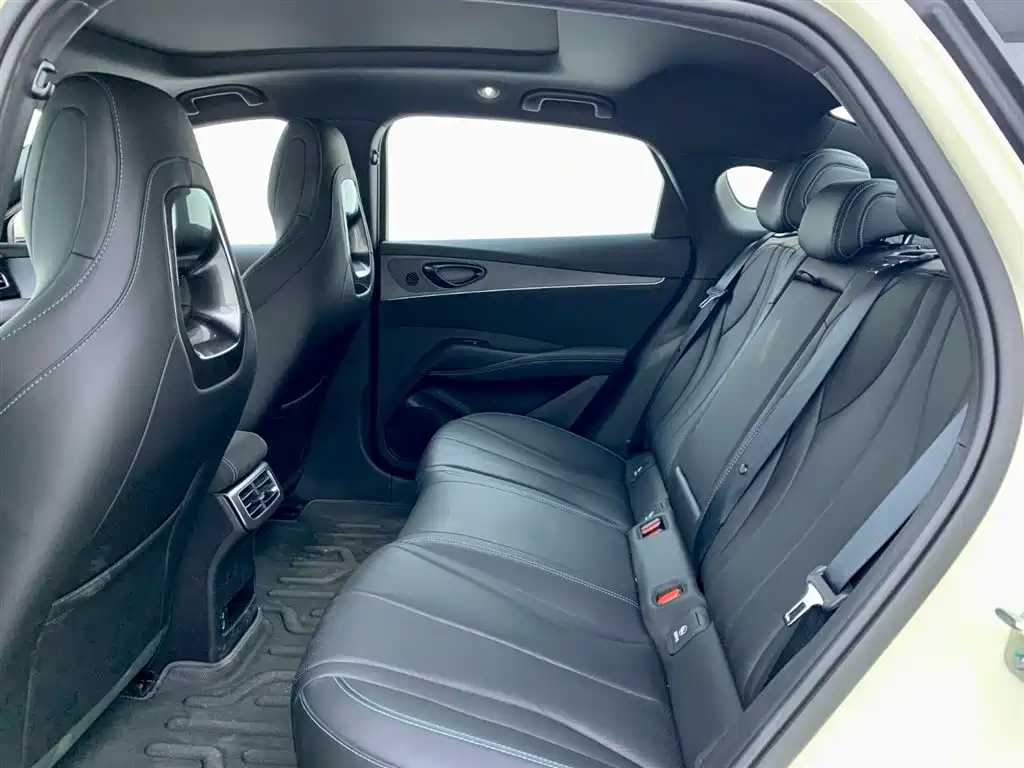 BYD Seal 06 2025 — фото 11