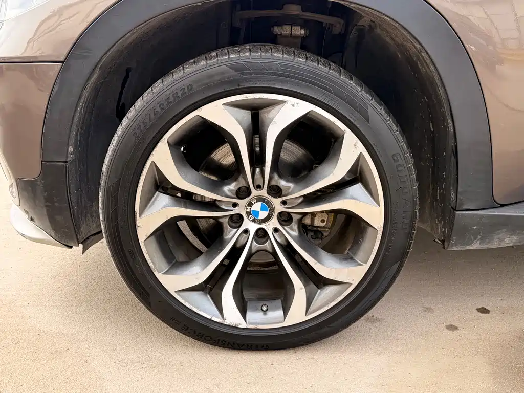 BMW X5 2012 — фото 9