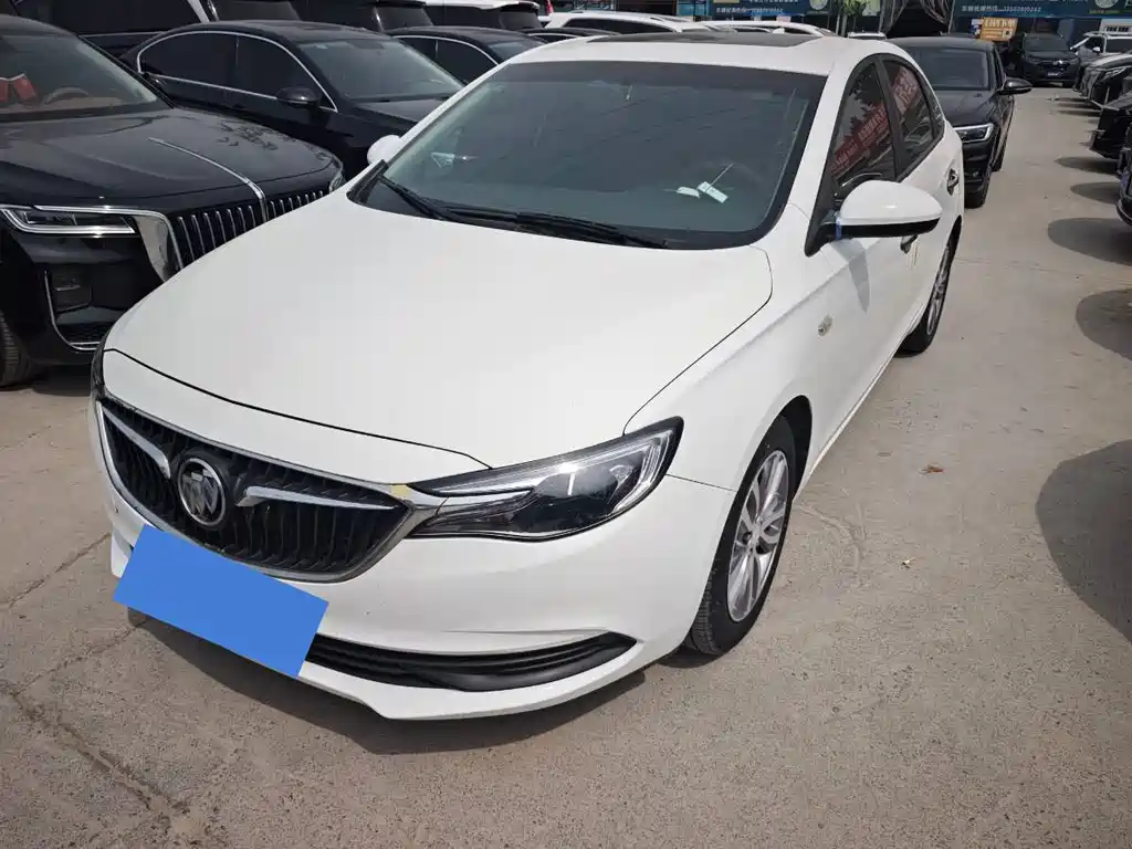 Buick Excelle 2018 — фото 1
